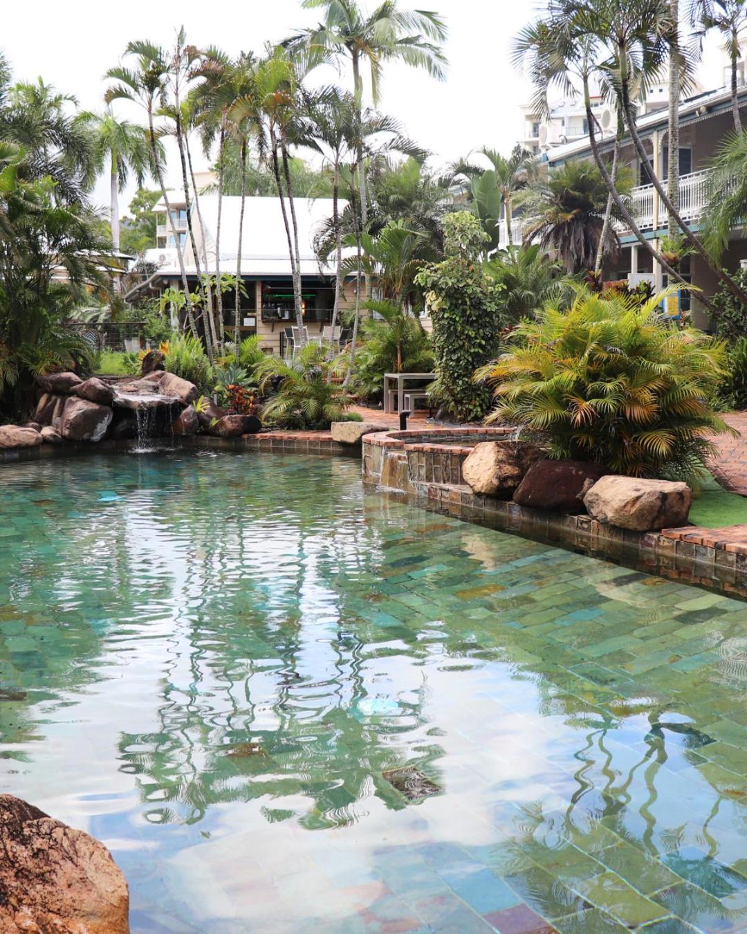 Colonial Palms Motor Inn Эйрли-Бич Экстерьер фото