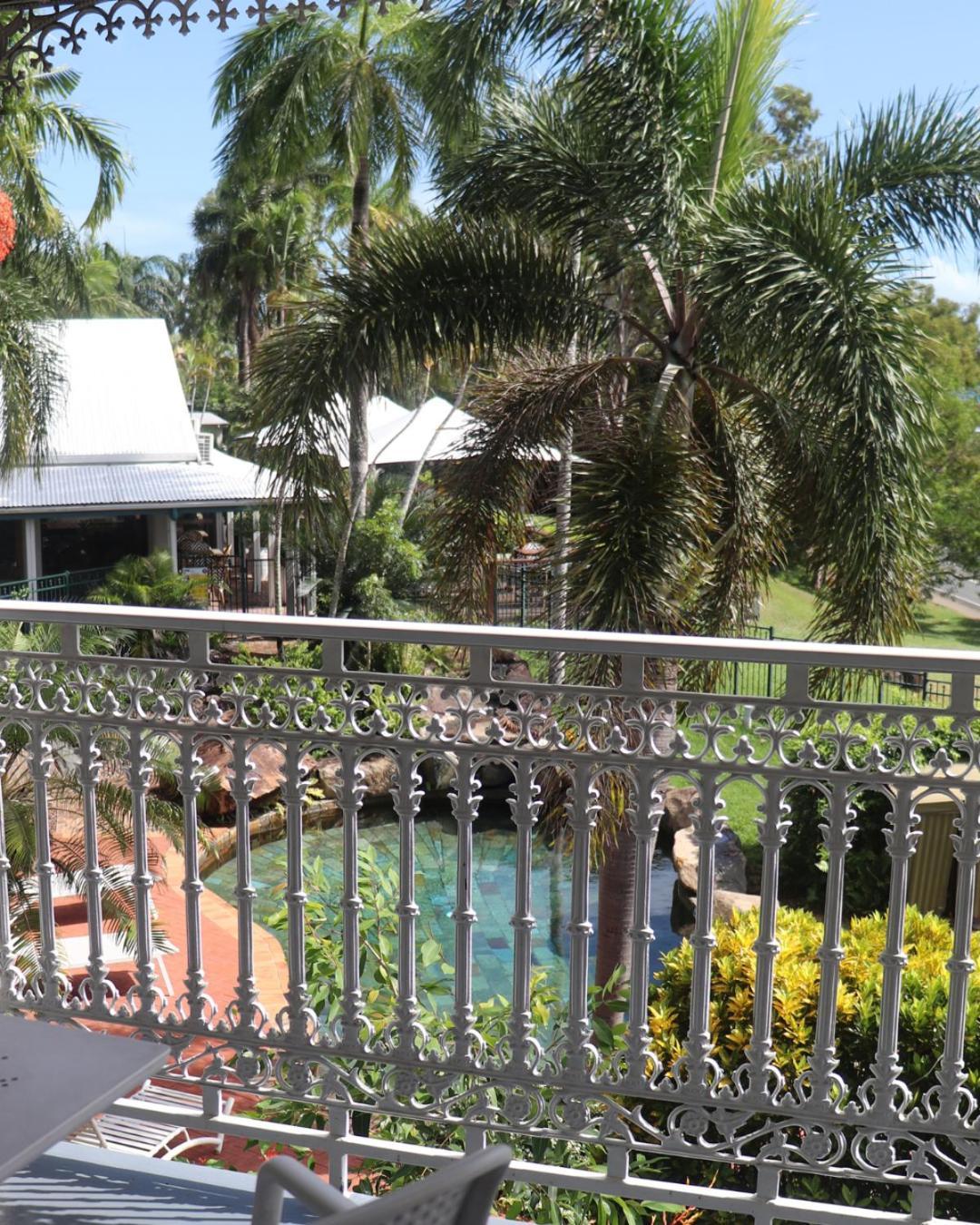 Colonial Palms Motor Inn Эйрли-Бич Экстерьер фото