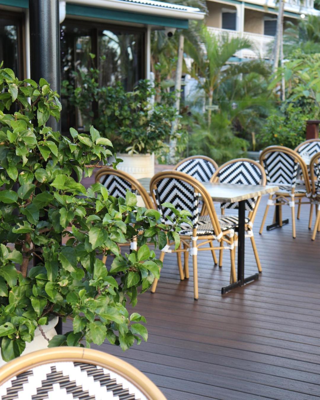 Colonial Palms Motor Inn Эйрли-Бич Экстерьер фото